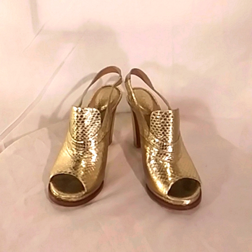 🔥 Chloe (Italy) Gold Textured Leather Back Strap Open Toe Heels